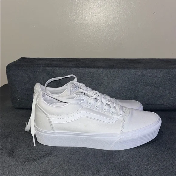 Vans Old Skool Triple White Women’s Size 8 - Picture 7 of 7